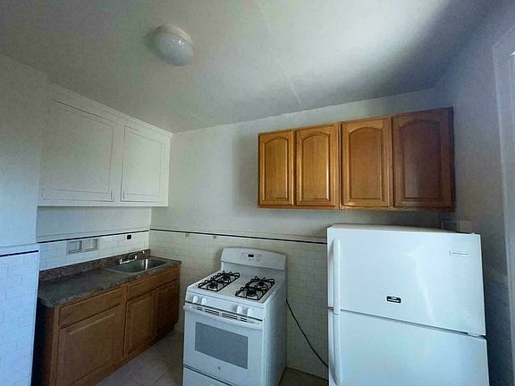3rd image of 91-02 111th St