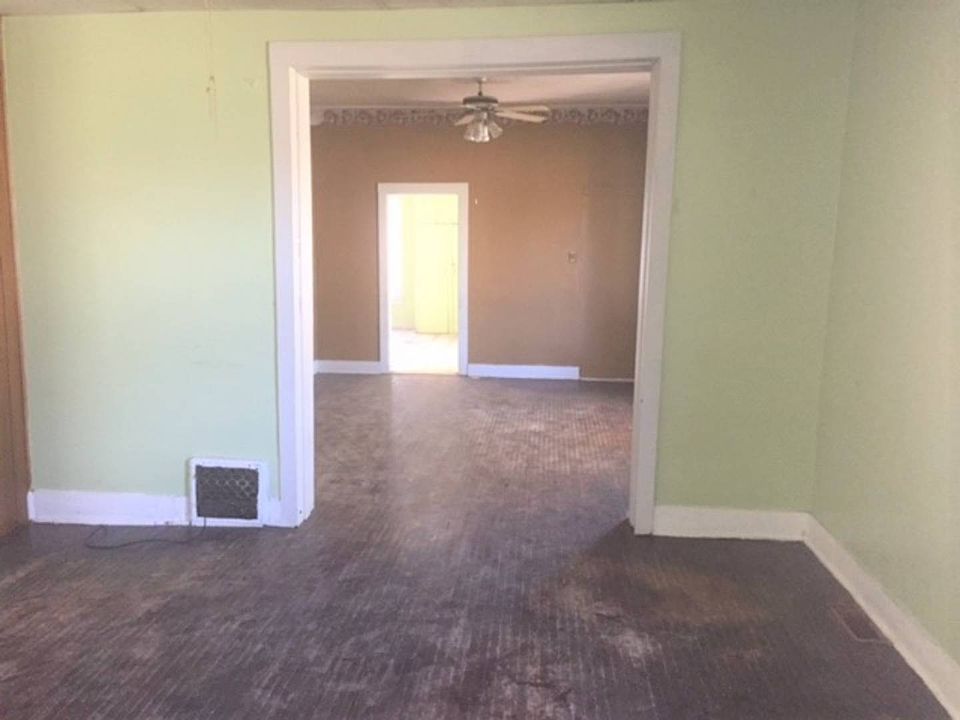 2nd image of 900 Jefferson St