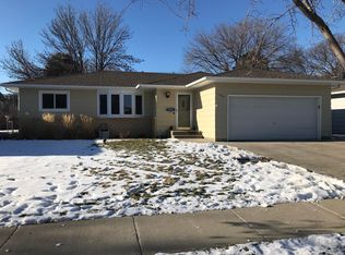 1514 N 20th St, Bismarck, ND 58501