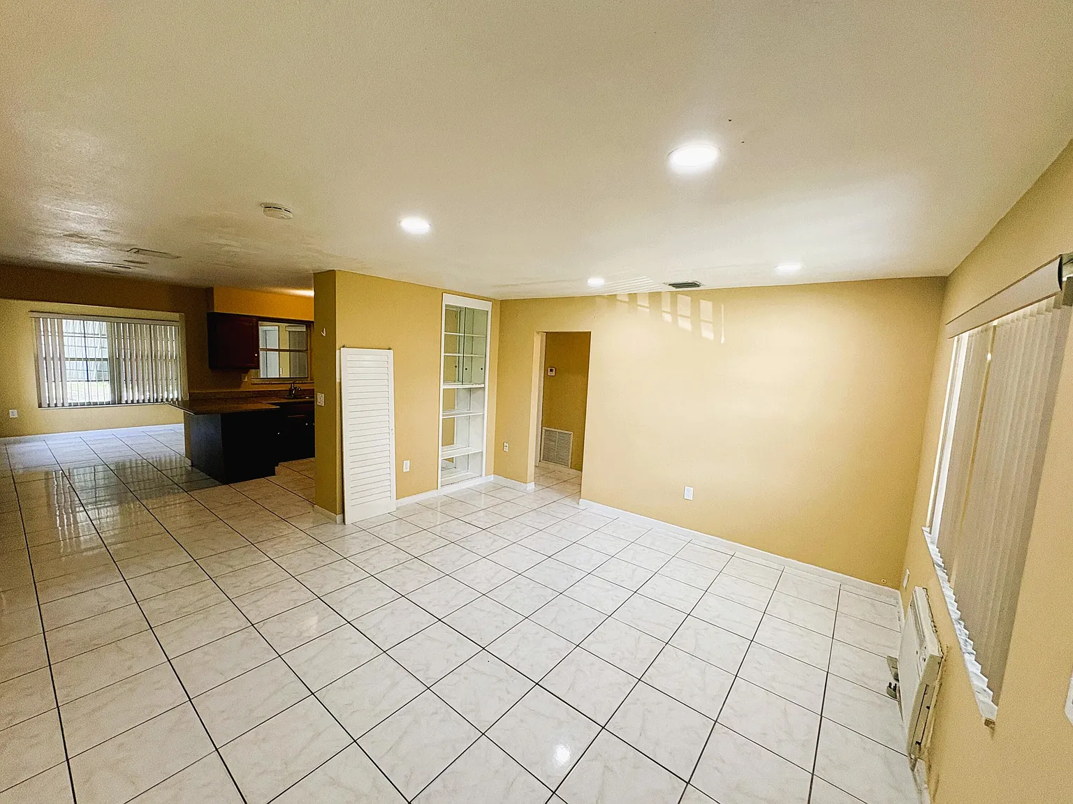 2 bed, 1.0 bath, 700 sqft, $1,900 — Photo 3