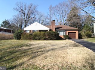 9408 Rosehill Dr, Bethesda, MD 20817