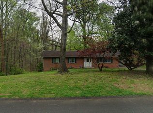 955 W Outer Dr, Oak Ridge, TN 37830