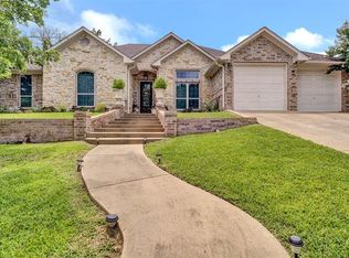 216 Heritage Ct, Lindale, TX 75771