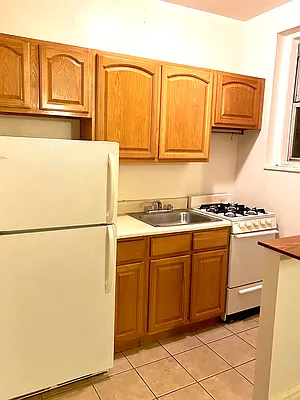 Rented by Mae Equities | media 8