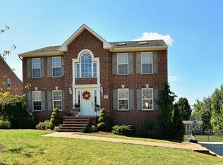 4565 Marina Dr, Homestead, PA