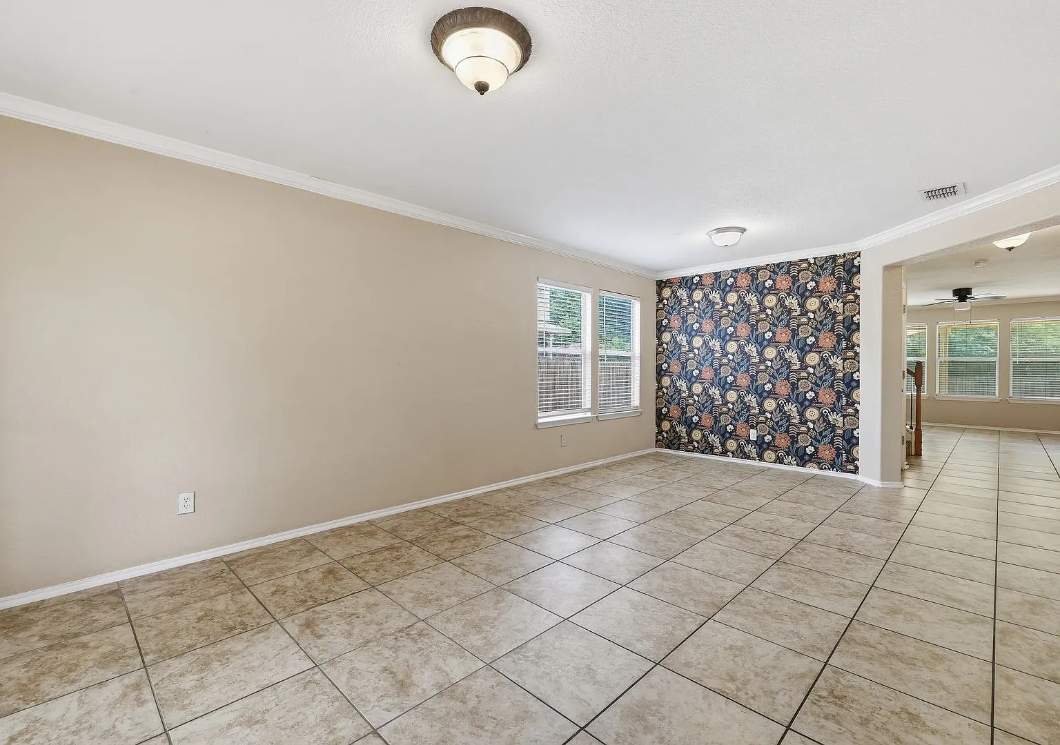 Spacious Carpet-Free Home with Loft & Private Greenbelt Backyard — Photo 3