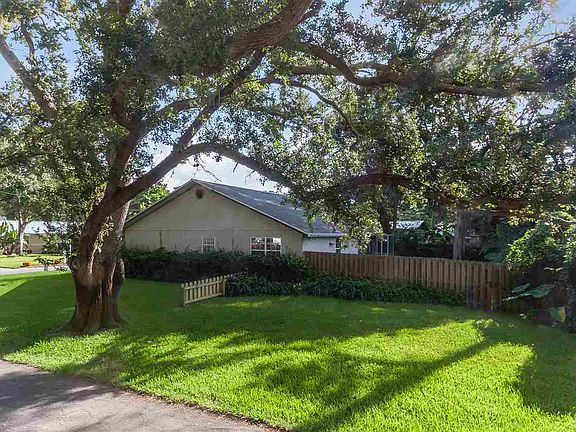 4th image of 313 C St