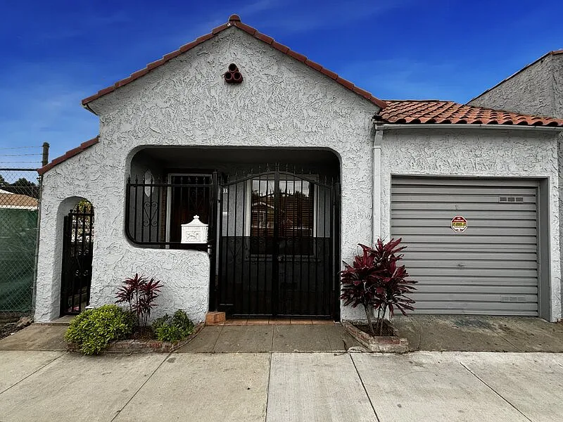 1 bed, 1.0 bath, 1839 sqft, $2,400 — Photo 1