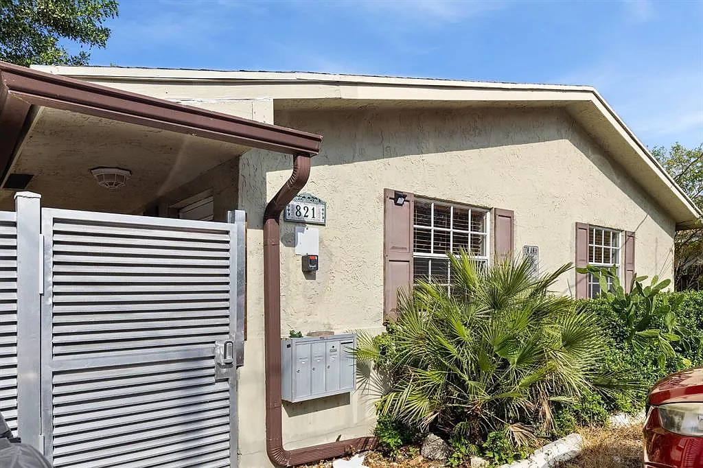 2 bed, 1.0 bath, 837 sqft, $2,000 — Photo 2
