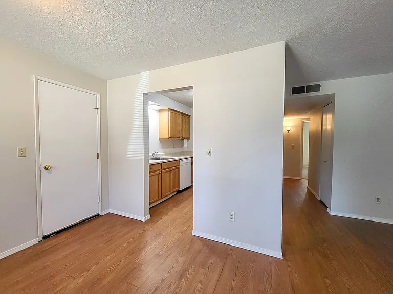 6820 20th Ave SE #6820 — Photo 7