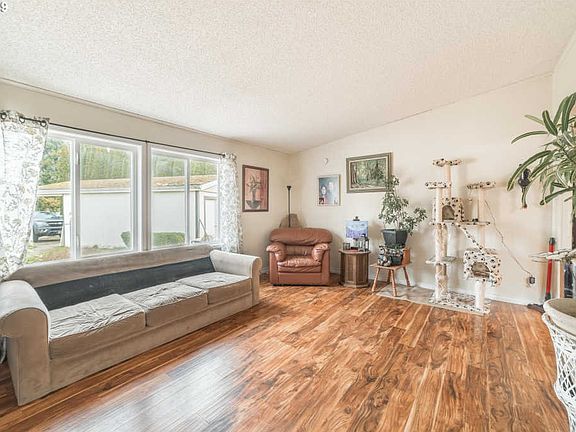 4th image of 10408 NE 42nd Ct