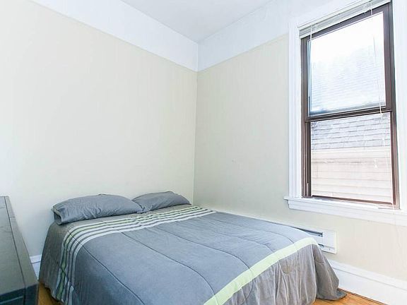 4th image of 2629 N California Ave #2A