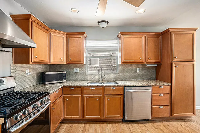 1229 Wiltshire Ave — Photo 9