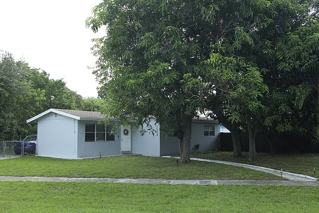 1536 NW 12th Ave — Photo 3
