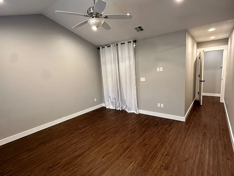 1670 Westwind Cir — Photo 46