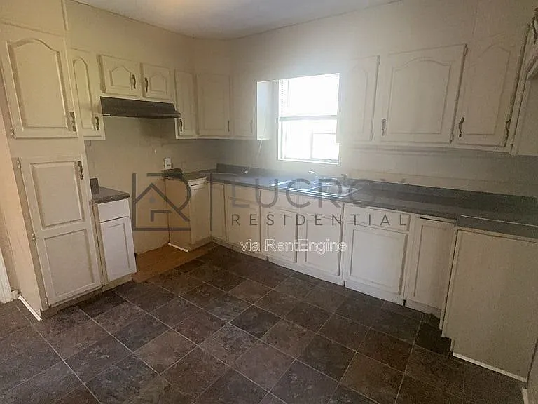 316 Woody Dr — Photo 13
