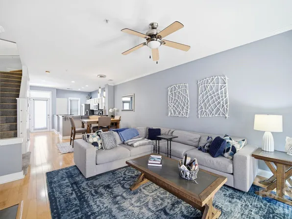 1029 Park West Dr, Charlotte, NC 28209