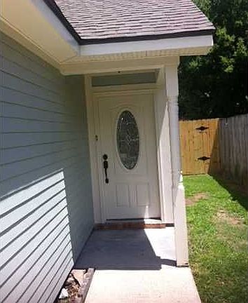 3rd image of 17086 Elm Aly
