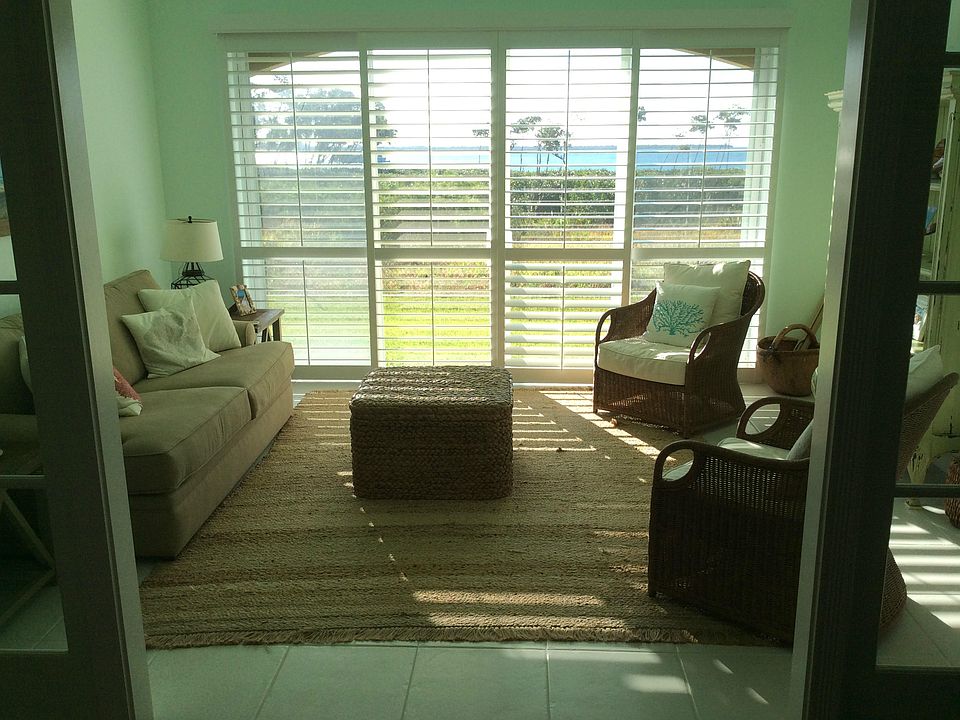 1st image of 25 W Harbour Isle Drive W #105
