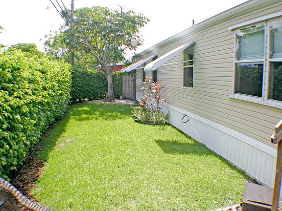 5th image of 1073 NE 62nd Ct