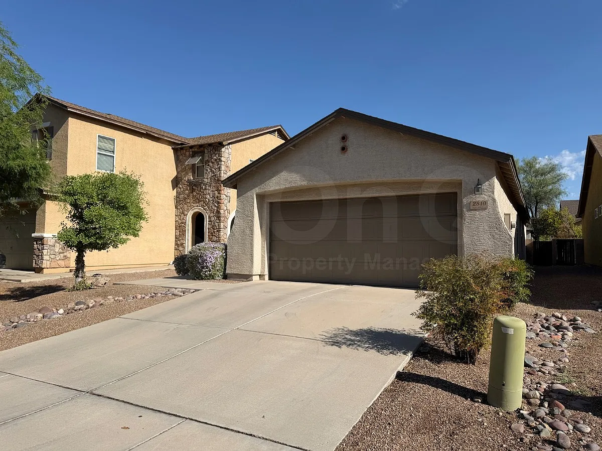 4 bed, 2.0 bath, 1395 sqft, $1,950 — Photo 2