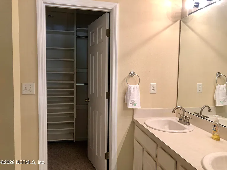 5749 Parkstone Crossing Dr — Photo 18