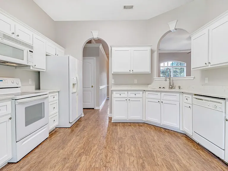 127 Williams Ave — Photo 16
