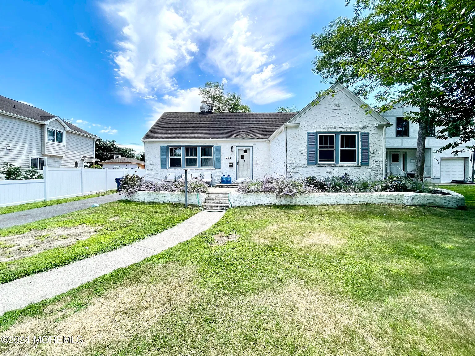 4 bed, 2354 sqft, $2,300 — Photo 1