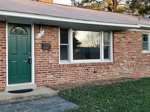 2nd image of 8101 Carlyle Pl