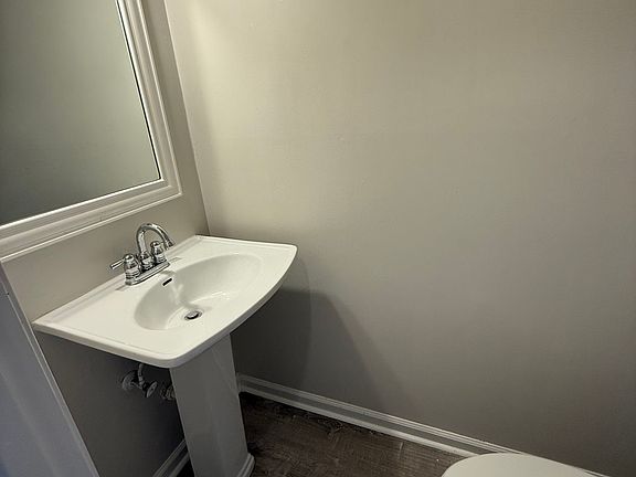 3rd image of 3687 Windmill Dr