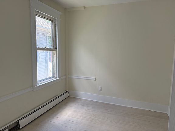 2nd image of 673 Elm St #2
