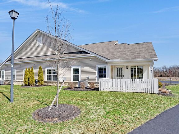 2nd image of 1695 Chestnut Farms Loop #5