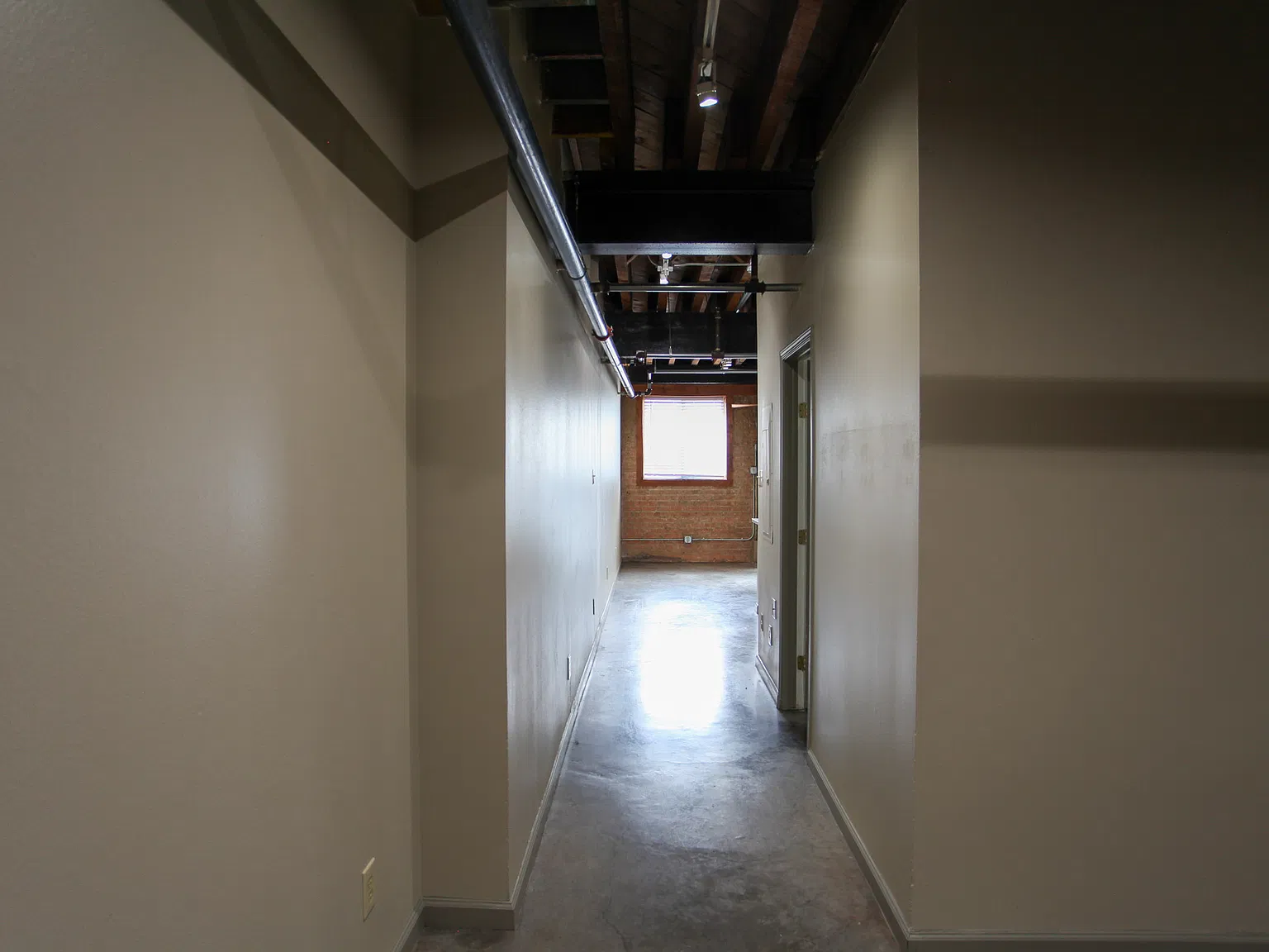 2700 Live Oak St — Photo 4