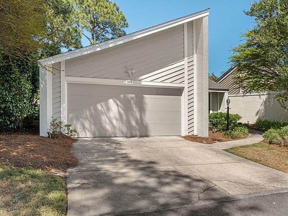 3rd image of 329 Latrium Cir