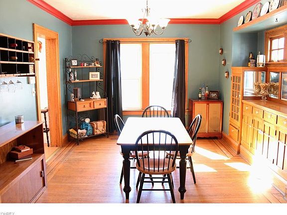 3rd image of 1226 Gladys Ave