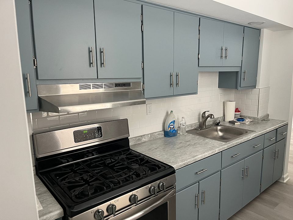 Kitchen: new cabinet doors, new appliances