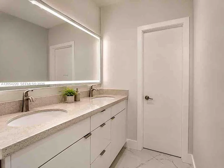 500 Bayview Dr #232 — Photo 8