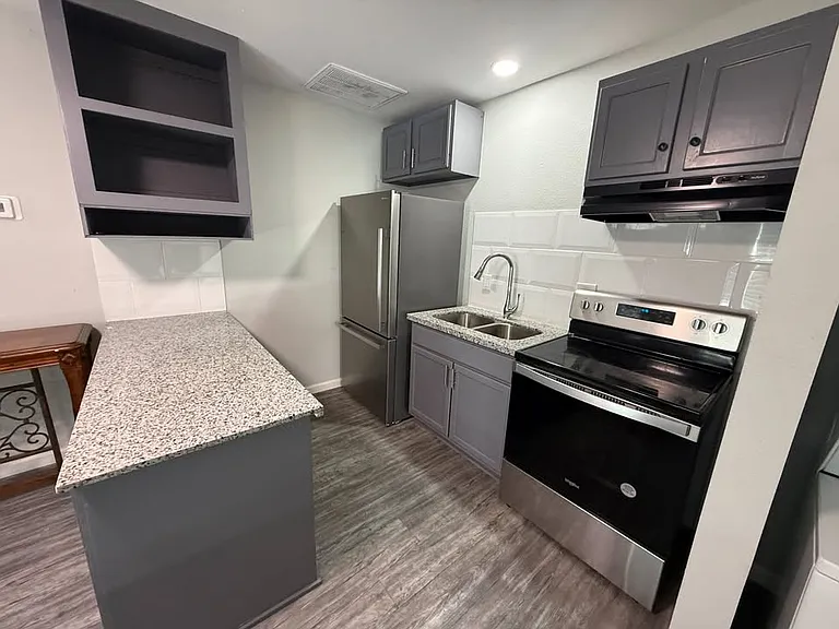 3208 Holman St #3 — Photo 4