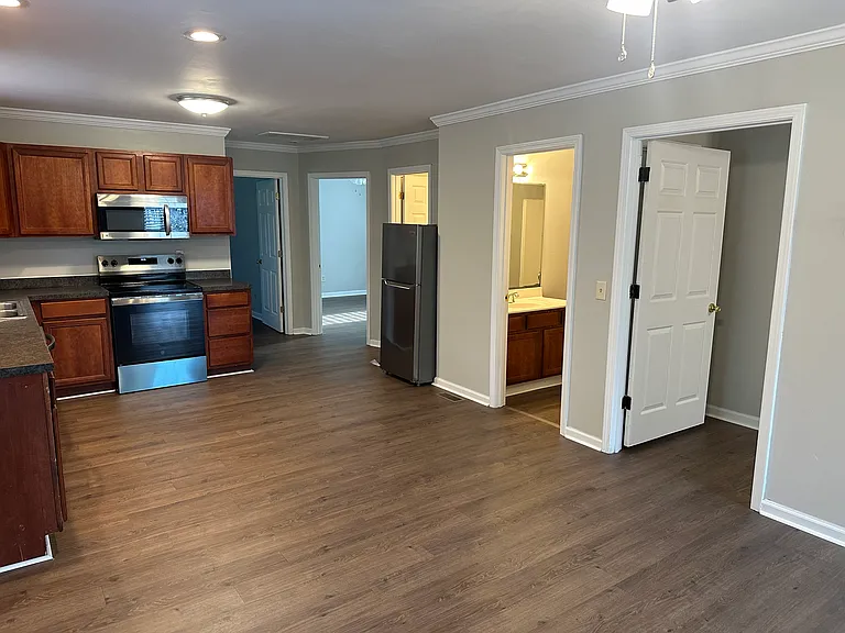 432 Russell St #A — Photo 5
