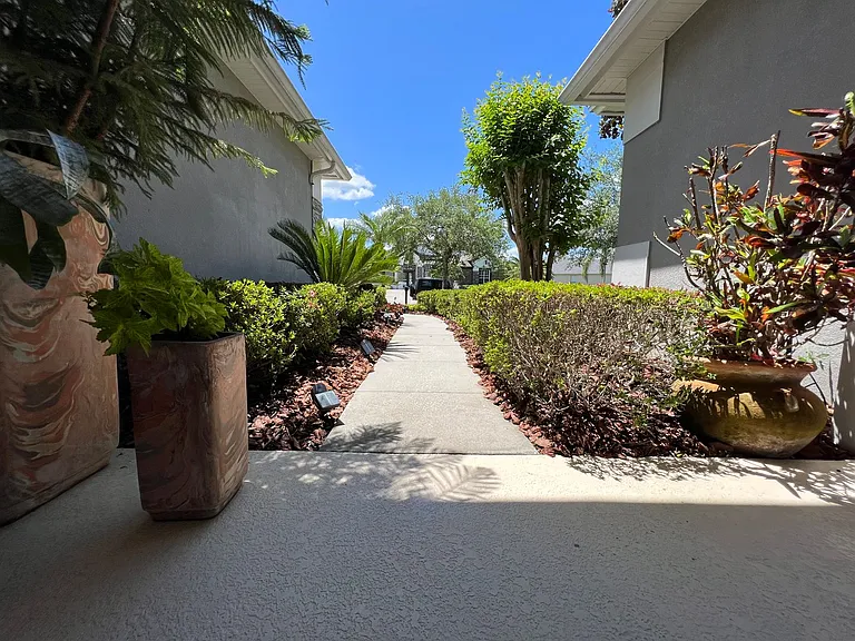 630 Broadoak Loop — Photo 10
