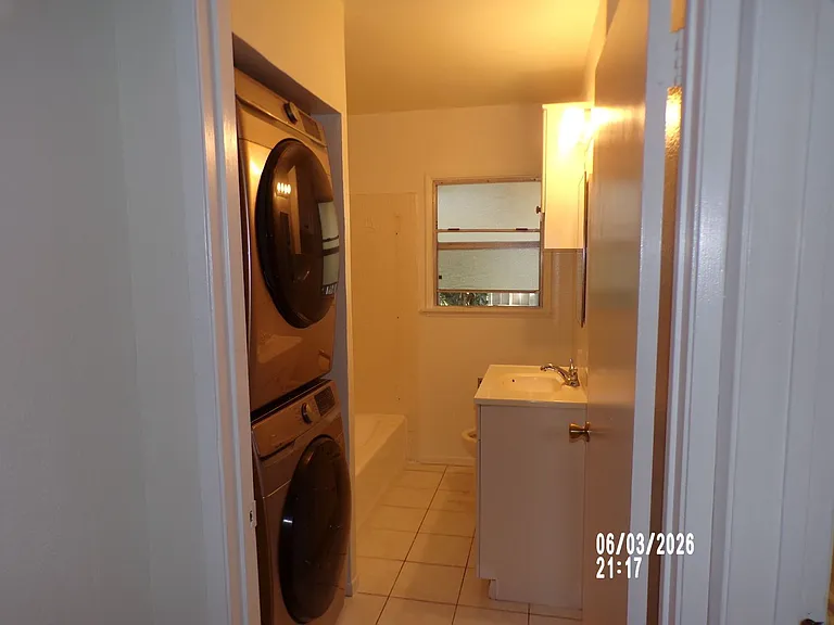 5832 Bowcroft St #4 — Photo 11