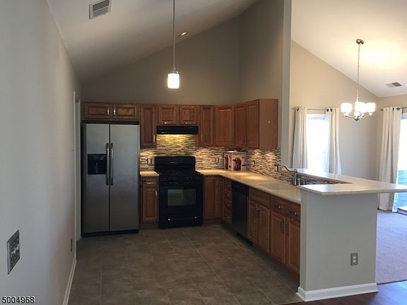 2nd image of 103 Bourne Cir #802