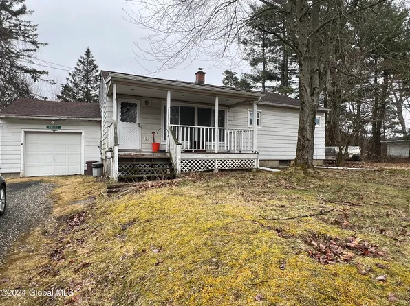 11 Patroon Lane, Rensselaer, NY 12144