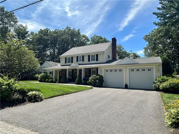 79 Newell Dr, Cumberland, RI 02864