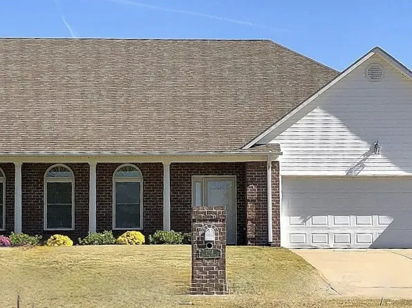 1668 Fairway Dr, Dyersburg, TN 38024