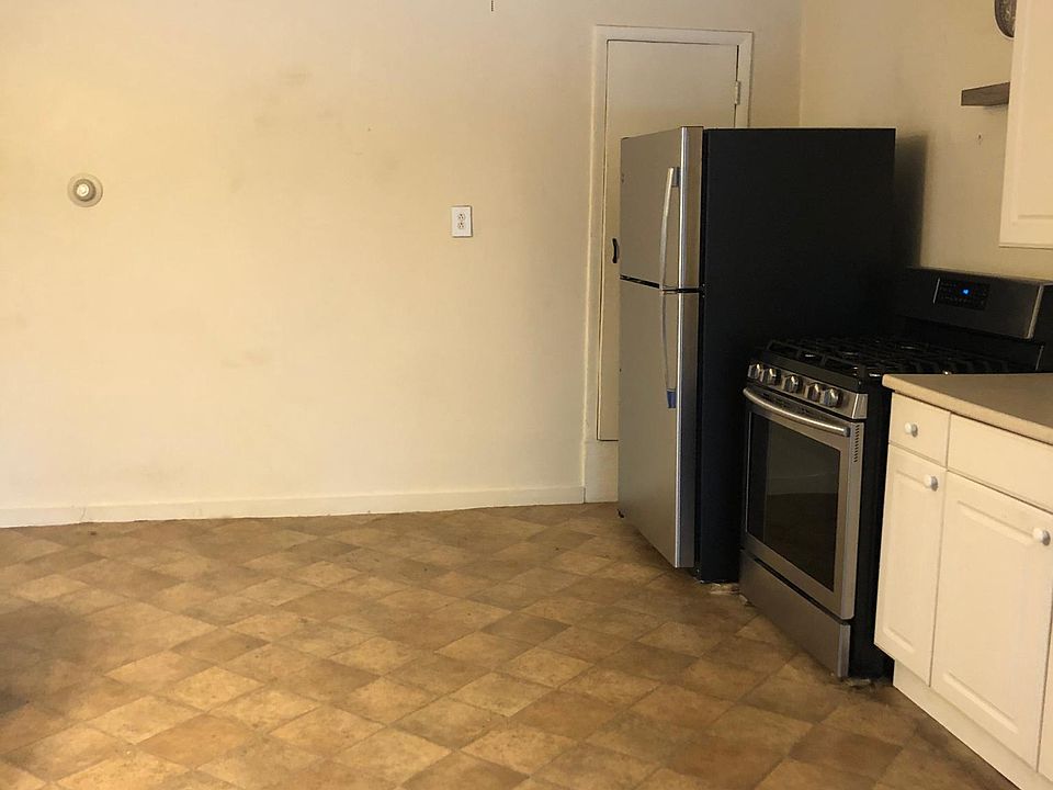 2nd image of 1 Chestnut Pl #6A