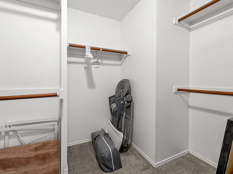 10313 Samantha Dr — Photo 21