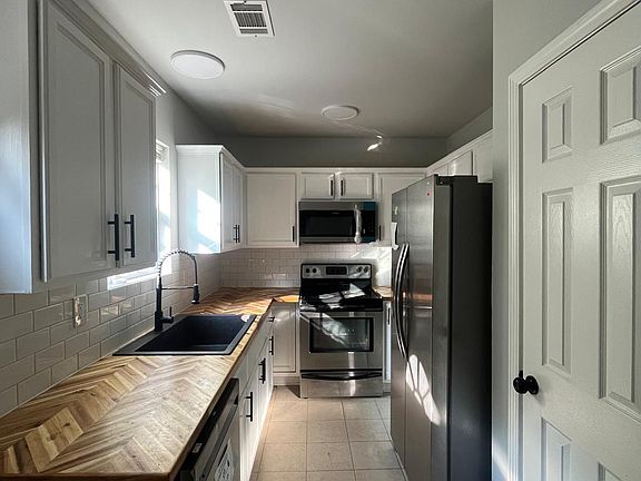 3rd image of 1047 Wheel House Ln #B