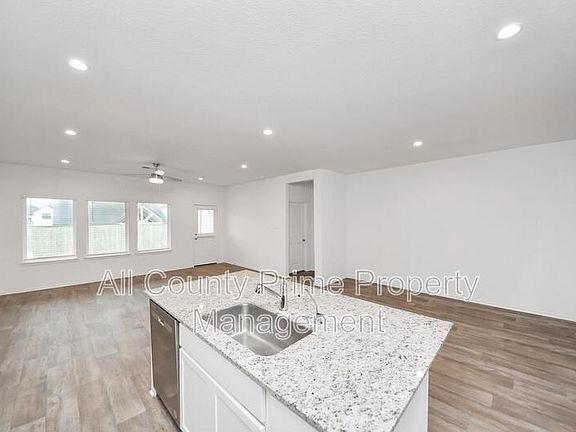 4th image of 31303 Heddington Ln