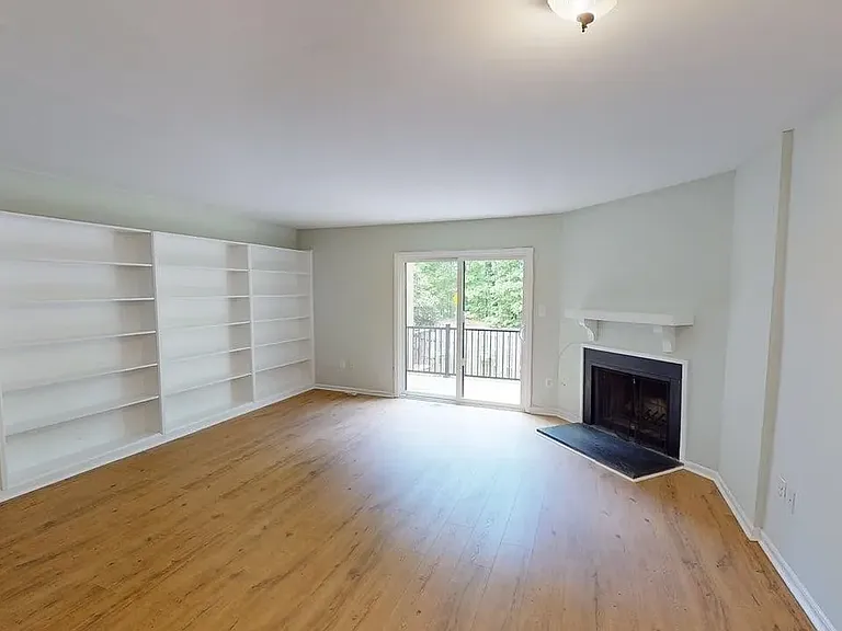 154 Brandywine Ct — Photo 4